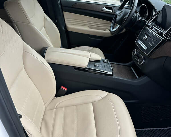 Белый Мерседес ГЛЕ-Класс, объемом двигателя 2.99 л и пробегом 65 тыс. км за 55000 $, фото 18 на Automoto.ua