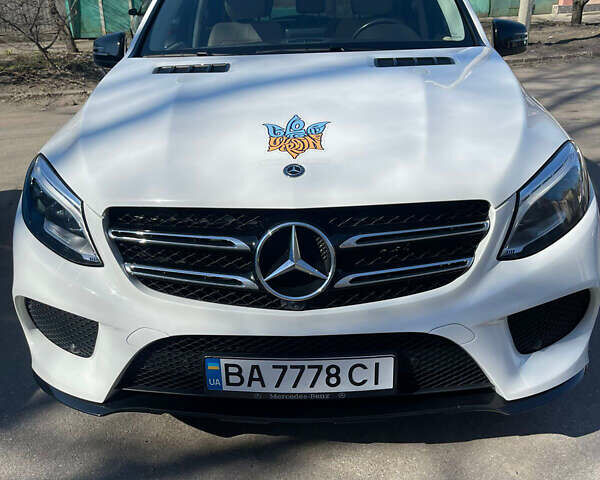 Белый Мерседес ГЛЕ-Класс, объемом двигателя 3 л и пробегом 75 тыс. км за 60000 $, фото 11 на Automoto.ua