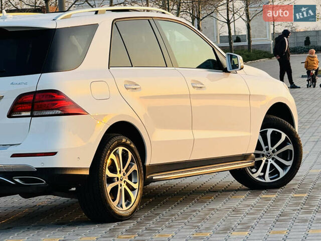 Белый Мерседес ГЛЕ-Класс, объемом двигателя 3 л и пробегом 76 тыс. км за 33300 $, фото 75 на Automoto.ua