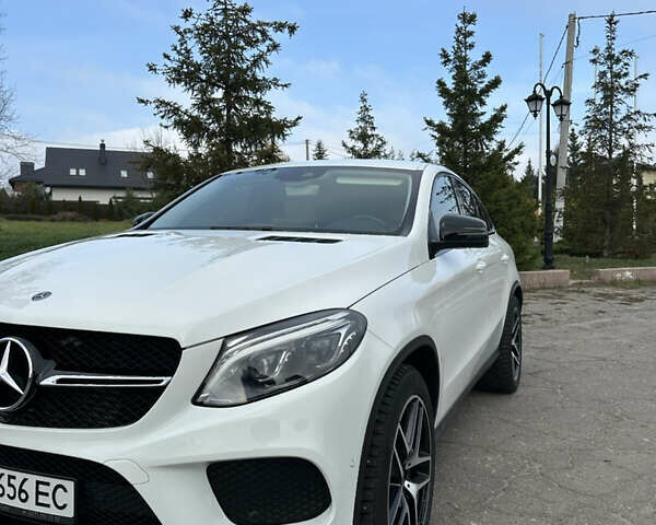 Белый Мерседес ГЛЕ-Класс, объемом двигателя 2.99 л и пробегом 65 тыс. км за 55000 $, фото 2 на Automoto.ua