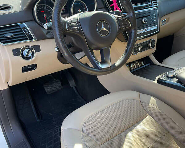 Белый Мерседес ГЛЕ-Класс, объемом двигателя 3 л и пробегом 75 тыс. км за 60000 $, фото 8 на Automoto.ua