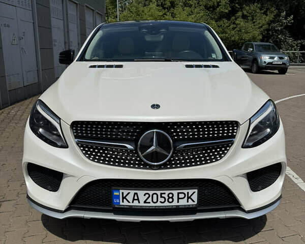 Белый Мерседес ГЛЕ-Класс, объемом двигателя 3 л и пробегом 164 тыс. км за 43500 $, фото 4 на Automoto.ua