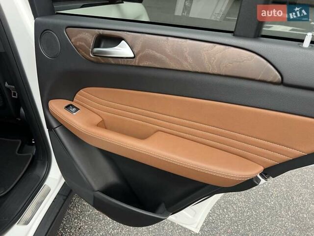 Белый Мерседес ГЛЕ-Класс, объемом двигателя 3 л и пробегом 120 тыс. км за 45500 $, фото 16 на Automoto.ua