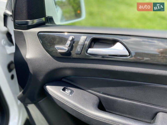 Белый Мерседес ГЛЕ-Класс, объемом двигателя 3.5 л и пробегом 110 тыс. км за 31900 $, фото 27 на Automoto.ua