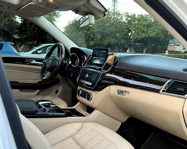 Белый Мерседес ГЛЕ-Класс, объемом двигателя 3.5 л и пробегом 122 тыс. км за 29900 $, фото 28 на Automoto.ua