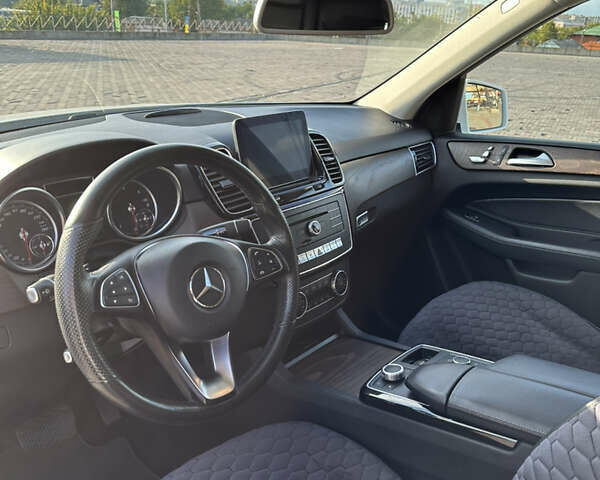 Мерседес ГЛЕ-Класс 2018 в Харькове на Automoto.ua Белый Мерседес ГЛЕ-Класс, объемом двигателя 2.14 л и пробегом 94 тыс. км за 38000 $, фото 7 на Automoto.ua