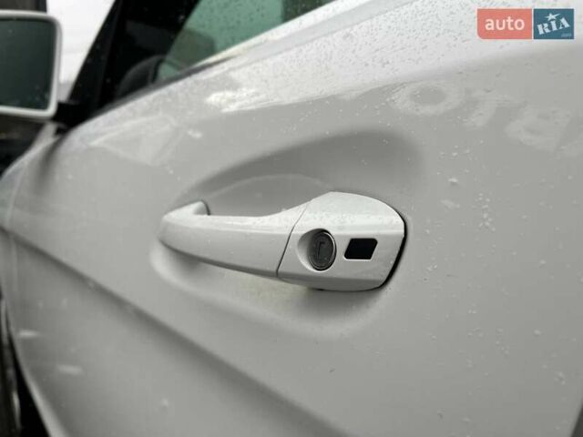 Белый Мерседес ГЛЕ-Класс, объемом двигателя 2.14 л и пробегом 100 тыс. км за 37490 $, фото 12 на Automoto.ua