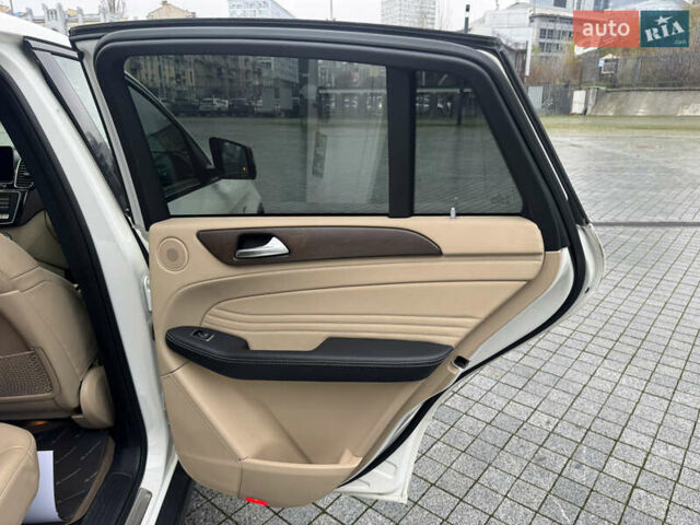 Білий Мерседес ГЛЕ-Клас, об'ємом двигуна 3 л та пробігом 166 тис. км за 41900 $, фото 30 на Automoto.ua