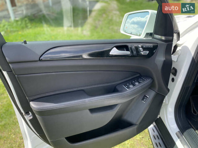 Белый Мерседес ГЛЕ-Класс, объемом двигателя 3.5 л и пробегом 110 тыс. км за 31900 $, фото 32 на Automoto.ua