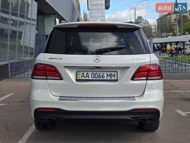 Белый Мерседес ГЛЕ-Класс, объемом двигателя 3 л и пробегом 147 тыс. км за 38500 $, фото 5 на Automoto.ua