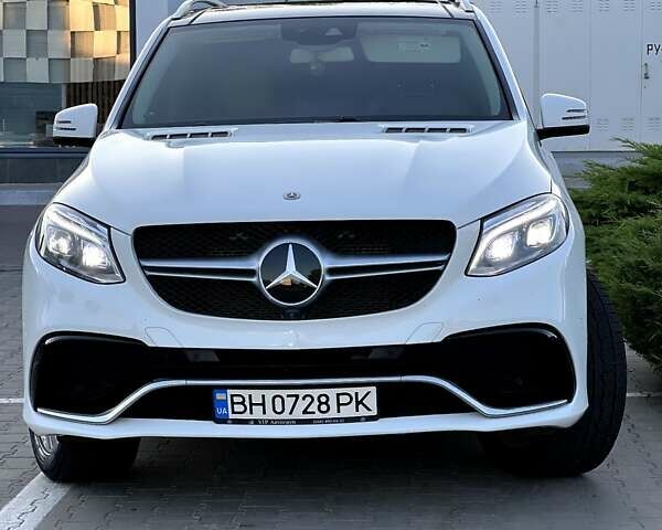 Белый Мерседес ГЛЕ-Класс, объемом двигателя 3.5 л и пробегом 122 тыс. км за 29900 $, фото 1 на Automoto.ua