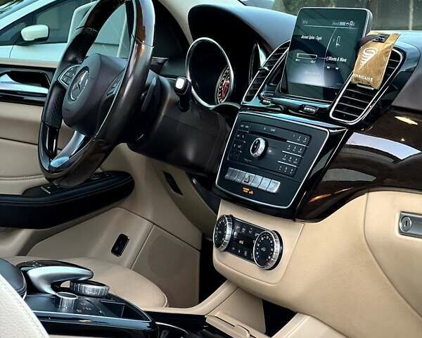 Белый Мерседес ГЛЕ-Класс, объемом двигателя 3.5 л и пробегом 122 тыс. км за 29900 $, фото 31 на Automoto.ua