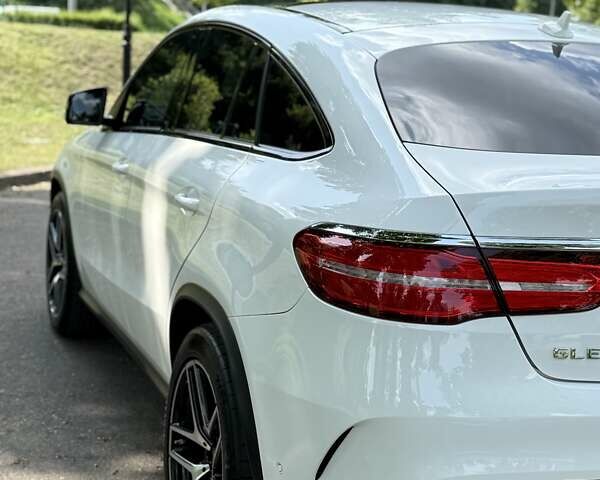 Белый Мерседес ГЛЕ-Класс, объемом двигателя 3 л и пробегом 69 тыс. км за 54900 $, фото 6 на Automoto.ua