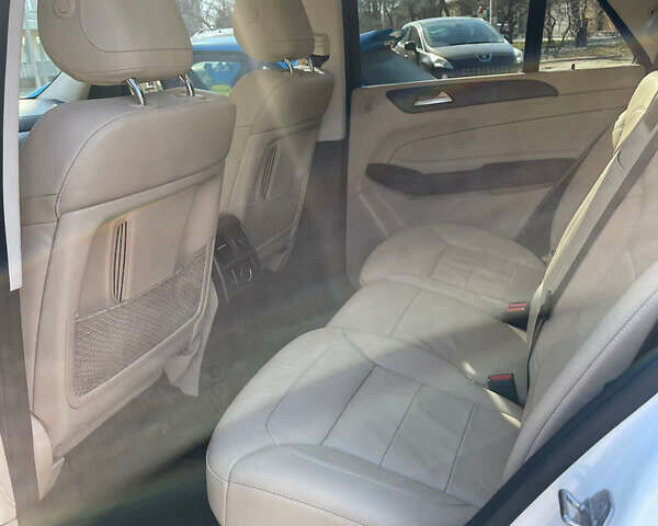 Белый Мерседес ГЛЕ-Класс, объемом двигателя 3 л и пробегом 75 тыс. км за 60000 $, фото 6 на Automoto.ua