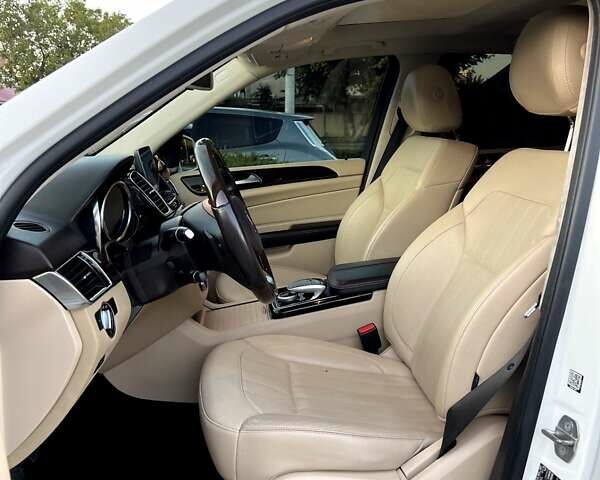 Белый Мерседес ГЛЕ-Класс, объемом двигателя 3.5 л и пробегом 122 тыс. км за 29900 $, фото 20 на Automoto.ua