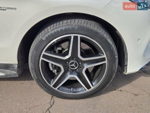 Белый Мерседес ГЛЕ-Класс, объемом двигателя 3 л и пробегом 147 тыс. км за 38500 $, фото 18 на Automoto.ua