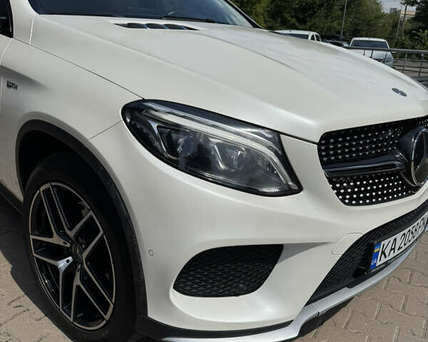 Белый Мерседес ГЛЕ-Класс, объемом двигателя 3 л и пробегом 164 тыс. км за 43500 $, фото 6 на Automoto.ua