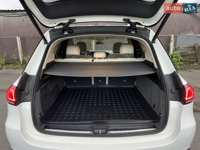 Мерседес ГЛЕ-Класс 2019 в Киеве на Automoto.ua Белый Мерседес ГЛЕ-Класс, объемом двигателя 1.99 л и пробегом 81 тыс. км за 45700 $, фото 61 на Automoto.ua