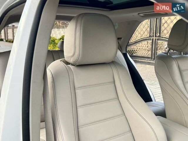 Мерседес ГЛЕ-Класс 2019 в Ровно на Automoto.ua Белый Мерседес ГЛЕ-Класс, объемом двигателя 1.95 л и пробегом 50 тыс. км за 65000 $, фото 91 на Automoto.ua