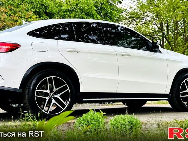 Белый Мерседес ГЛЕ-Класс, объемом двигателя 3 л и пробегом 67 тыс. км за 54999 $, фото 6 на Automoto.ua