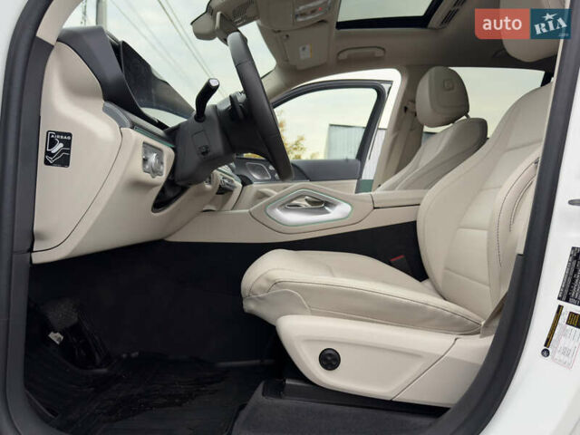 Мерседес ГЛЕ-Класс 2019 в Киеве на Automoto.ua Белый Мерседес ГЛЕ-Класс, объемом двигателя 1.99 л и пробегом 81 тыс. км за 45700 $, фото 49 на Automoto.ua