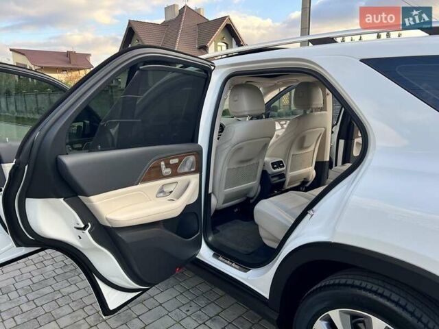 Мерседес ГЛЕ-Класс 2019 в Ровно на Automoto.ua Белый Мерседес ГЛЕ-Класс, объемом двигателя 1.95 л и пробегом 50 тыс. км за 65000 $, фото 75 на Automoto.ua