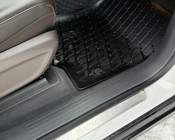 Белый Мерседес ГЛЕ-Класс, объемом двигателя 1.95 л и пробегом 191 тыс. км за 48000 $, фото 12 на Automoto.ua