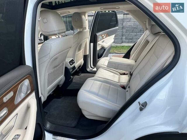 Мерседес ГЛЕ-Класс 2019 в Ровно на Automoto.ua Белый Мерседес ГЛЕ-Класс, объемом двигателя 1.95 л и пробегом 50 тыс. км за 65000 $, фото 79 на Automoto.ua