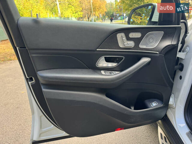 Белый Мерседес ГЛЕ-Класс, объемом двигателя 1.99 л и пробегом 49 тыс. км за 51000 $, фото 16 на Automoto.ua