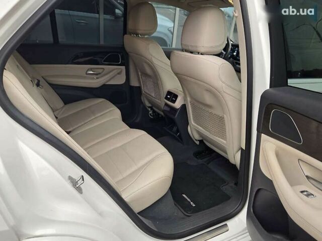 Белый Мерседес ГЛЕ-Класс, объемом двигателя 2 л и пробегом 133 тыс. км за 58900 $, фото 12 на Automoto.ua