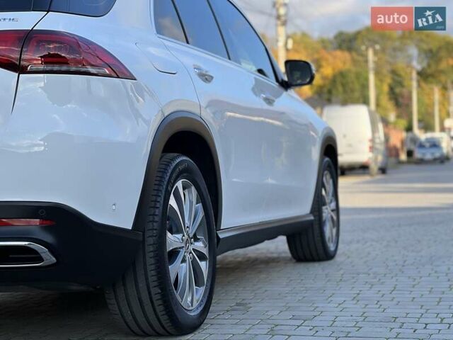 Мерседес ГЛЕ-Класс 2019 в Ровно на Automoto.ua Белый Мерседес ГЛЕ-Класс, объемом двигателя 1.95 л и пробегом 50 тыс. км за 65000 $, фото 33 на Automoto.ua