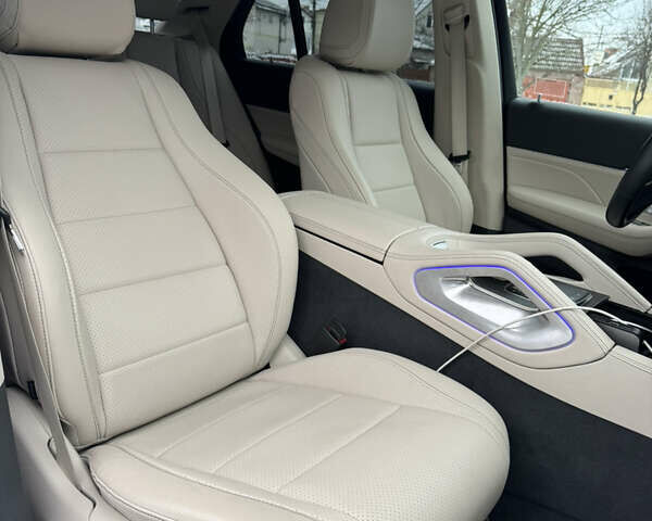 Білий Мерседес ГЛЕ-Клас, об'ємом двигуна 2 л та пробігом 81 тис. км за 47800 $, фото 19 на Automoto.ua