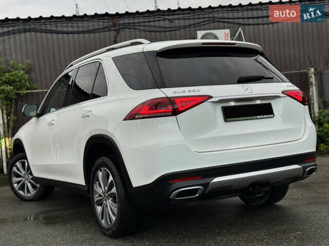 Мерседес ГЛЕ-Класс 2019 в Киеве на Automoto.ua Белый Мерседес ГЛЕ-Класс, объемом двигателя 1.99 л и пробегом 81 тыс. км за 45700 $, фото 29 на Automoto.ua