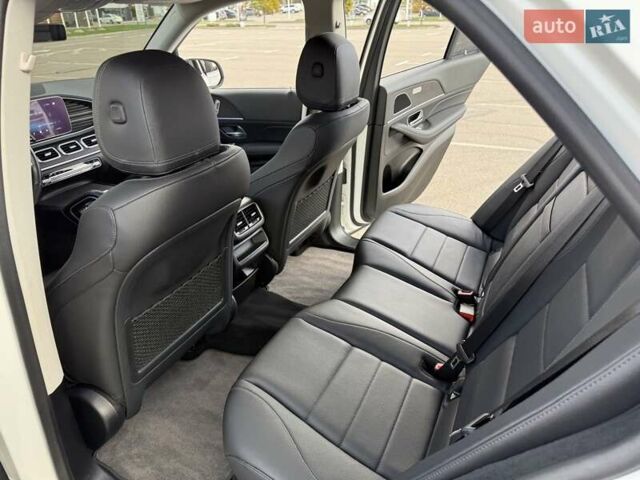 Белый Мерседес ГЛЕ-Класс, объемом двигателя 1.95 л и пробегом 75 тыс. км за 58900 $, фото 48 на Automoto.ua