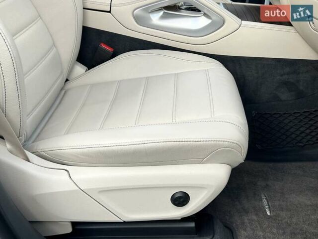 Мерседес ГЛЕ-Класс 2019 в Ровно на Automoto.ua Белый Мерседес ГЛЕ-Класс, объемом двигателя 1.95 л и пробегом 50 тыс. км за 65000 $, фото 90 на Automoto.ua