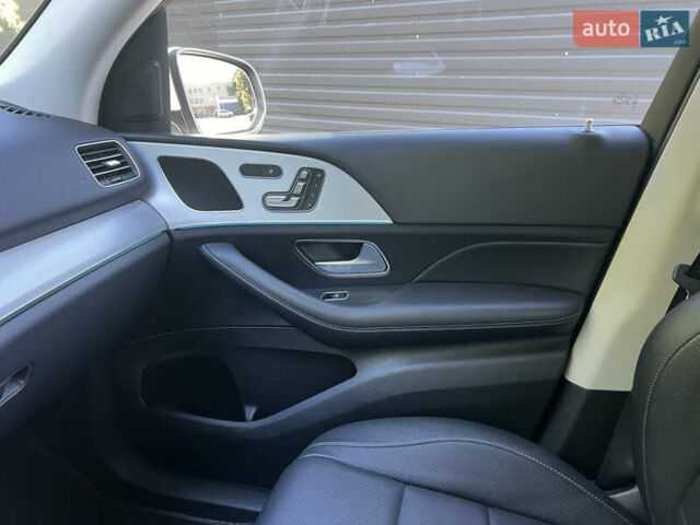 Мерседес ГЛЕ-Класс 2019 в Одессе на Automoto.ua Белый Мерседес ГЛЕ-Класс, объемом двигателя 1.95 л и пробегом 160 тыс. км за 50500 $, фото 12 на Automoto.ua