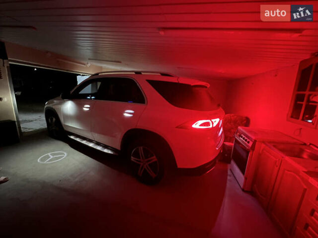 Мерседес ГЛЕ-Класс 2019 в Одессе на Automoto.ua Белый Мерседес ГЛЕ-Класс, объемом двигателя 1.95 л и пробегом 160 тыс. км за 50500 $, фото 31 на Automoto.ua