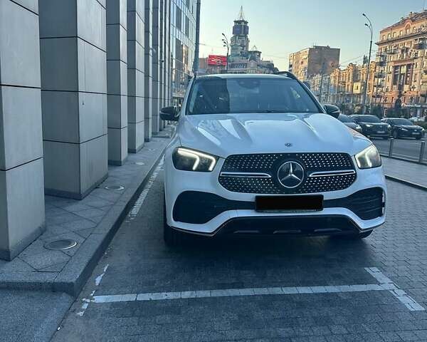 Белый Мерседес ГЛЕ-Класс, объемом двигателя 1.95 л и пробегом 174 тыс. км за 55000 $, фото 3 на Automoto.ua