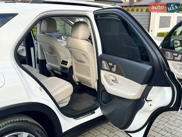 Мерседес ГЛЕ-Класс 2019 в Ровно на Automoto.ua Белый Мерседес ГЛЕ-Класс, объемом двигателя 1.95 л и пробегом 50 тыс. км за 65000 $, фото 102 на Automoto.ua