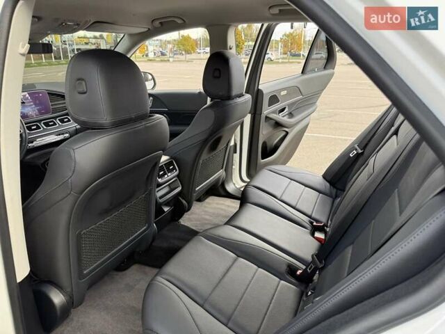 Белый Мерседес ГЛЕ-Класс, объемом двигателя 1.95 л и пробегом 75 тыс. км за 58900 $, фото 49 на Automoto.ua