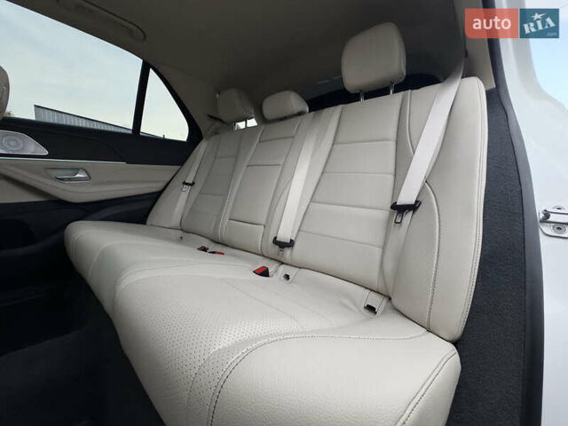 Мерседес ГЛЕ-Класс 2019 в Киеве на Automoto.ua Белый Мерседес ГЛЕ-Класс, объемом двигателя 1.99 л и пробегом 81 тыс. км за 45700 $, фото 60 на Automoto.ua