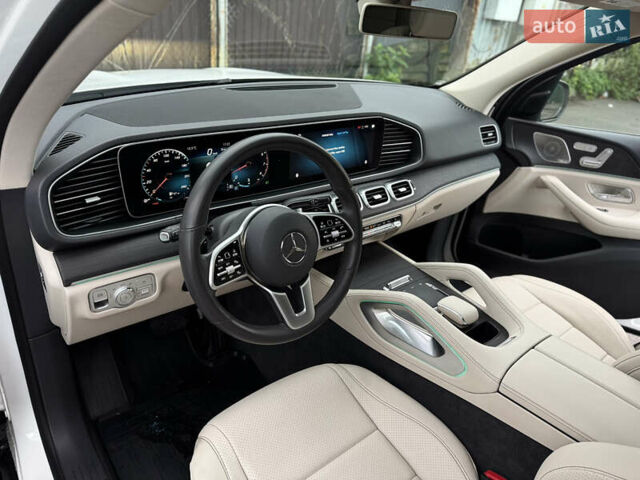 Мерседес ГЛЕ-Класс 2019 в Киеве на Automoto.ua Белый Мерседес ГЛЕ-Класс, объемом двигателя 1.99 л и пробегом 81 тыс. км за 45700 $, фото 51 на Automoto.ua
