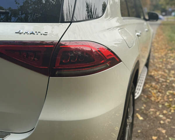 Белый Мерседес ГЛЕ-Класс, объемом двигателя 1.99 л и пробегом 49 тыс. км за 51000 $, фото 10 на Automoto.ua