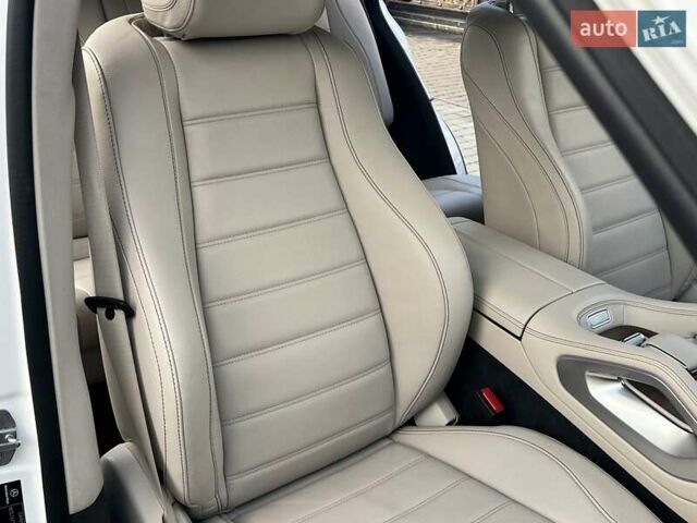 Мерседес ГЛЕ-Класс 2019 в Ровно на Automoto.ua Белый Мерседес ГЛЕ-Класс, объемом двигателя 1.95 л и пробегом 50 тыс. км за 65000 $, фото 92 на Automoto.ua
