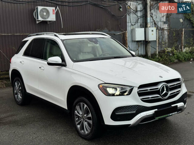 Мерседес ГЛЕ-Класс 2019 в Киеве на Automoto.ua Белый Мерседес ГЛЕ-Класс, объемом двигателя 1.99 л и пробегом 81 тыс. км за 45700 $, фото 38 на Automoto.ua