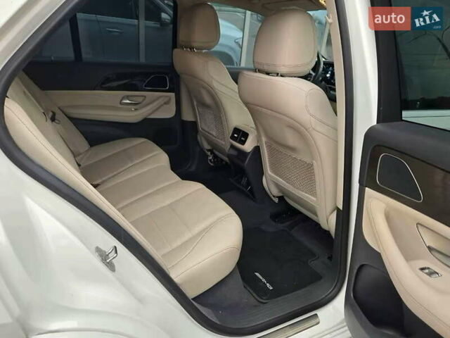Белый Мерседес ГЛЕ-Класс, объемом двигателя 2 л и пробегом 133 тыс. км за 44900 $, фото 27 на Automoto.ua