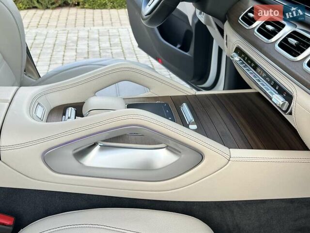 Мерседес ГЛЕ-Класс 2019 в Ровно на Automoto.ua Белый Мерседес ГЛЕ-Класс, объемом двигателя 1.95 л и пробегом 50 тыс. км за 65000 $, фото 95 на Automoto.ua