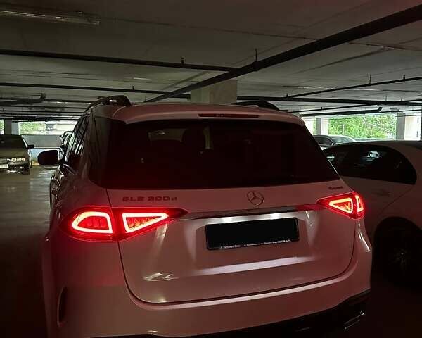 Белый Мерседес ГЛЕ-Класс, объемом двигателя 1.95 л и пробегом 174 тыс. км за 55000 $, фото 19 на Automoto.ua