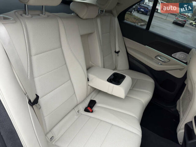 Мерседес ГЛЕ-Класс 2019 в Киеве на Automoto.ua Белый Мерседес ГЛЕ-Класс, объемом двигателя 1.99 л и пробегом 81 тыс. км за 45700 $, фото 69 на Automoto.ua