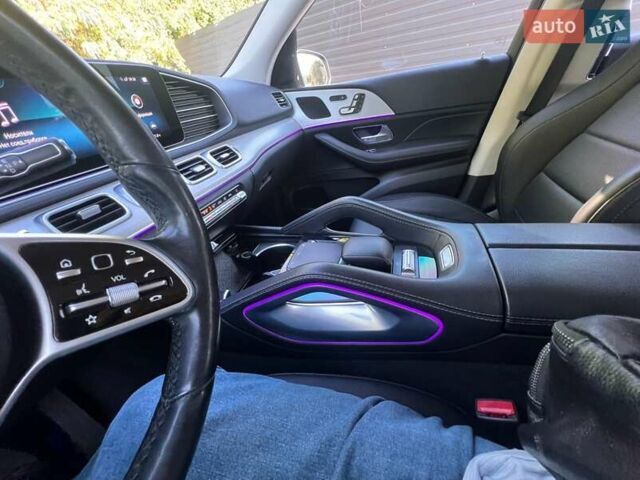 Мерседес ГЛЕ-Класс 2019 в Одессе на Automoto.ua Белый Мерседес ГЛЕ-Класс, объемом двигателя 1.95 л и пробегом 160 тыс. км за 50500 $, фото 1 на Automoto.ua